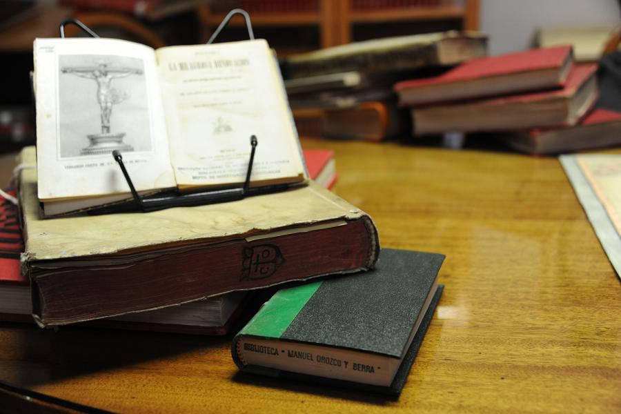 LA BIBLIOTECA MANUEL OROZCO Y BERRA REÃšNE 400 AÃ‘OS DE PUBLICACIONES RARAS Y VALIOSAS