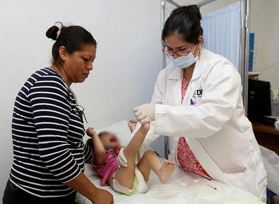 Atestigua Leticia Coello de Velasco continuidad de campaÃ±a de salud del DIF Chiapas