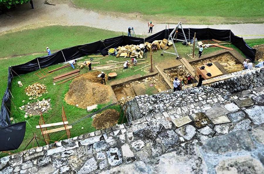 CADA HALLAZGO EN EL ÁREA MAYA ES UNA PIEZA MÁS DE UN ROMPECABEZAS INCONCLUSO