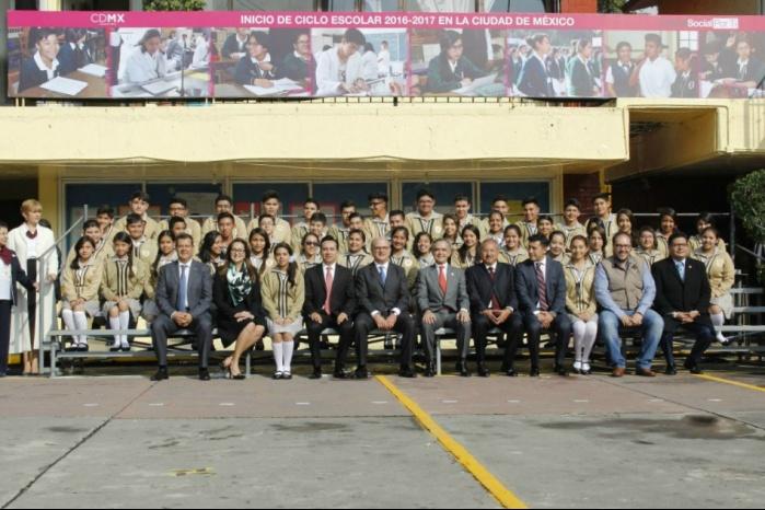 Acude Jefe de Gobierno a inicio del Ciclo Escolar 2016-2017 en CDMX