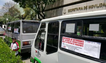 SEMOVI SUSPENDE LICENCIA POR UN MES A CONDUCTORES POR RIÃ‘A