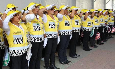 ENTREGA DIONE ANGUIANO RECONOCIMIENTOS A MUJERES CEBRAS