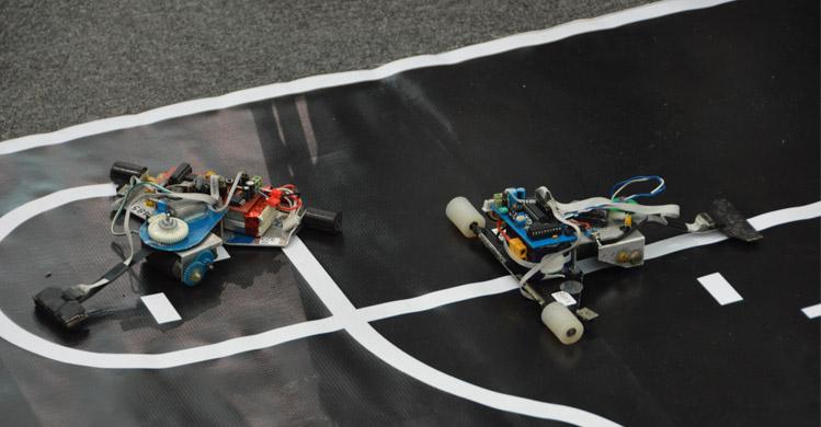 Participan más de 300 robots en el torneo de robótica
