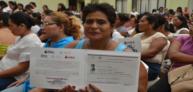 Veracruz, en la segunda posición de la cruzada nacional contra el rezago educativo: IVEA