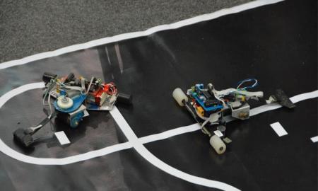 Participan mÃ¡s de 300 robots en el torneo de robÃ³tica 