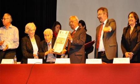 Rinden homenaje al mÃ©dico Pablo Sandoval Cruz