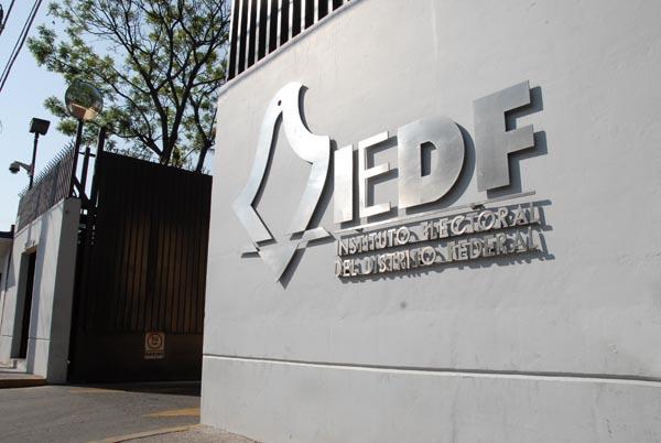 Acompañará IEDF eventual referéndum sobre la Constitución de la Ciudad de México: consejero presidente Mario Velázquez Miranda