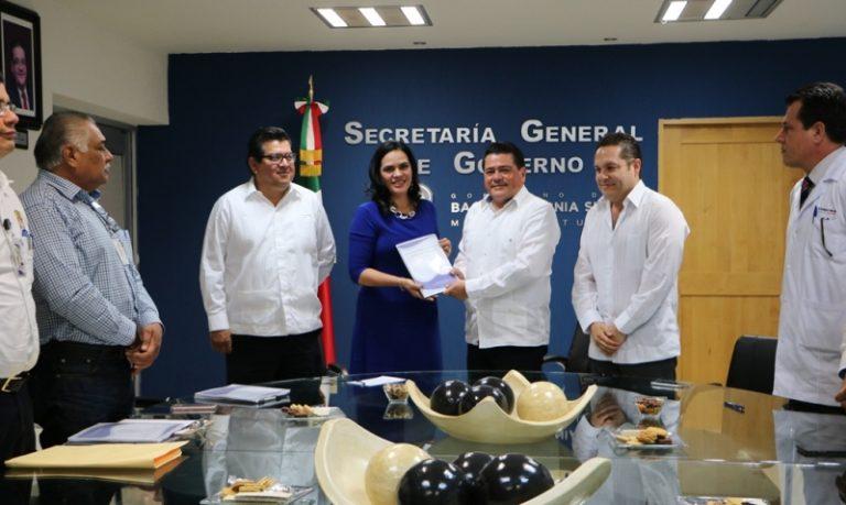 Recibe Gobierno del Estado pliego petitorio 2016-2017 del SN de Trabajadores de la Salud en BCS