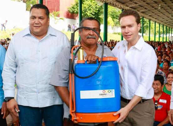 Entrega Velasco más de 2 mdp en apoyos al campo en Tapachula