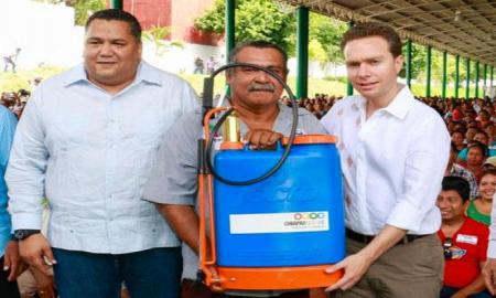 Entrega Velasco mÃ¡s de 2 mdp en apoyos al campo en Tapachula