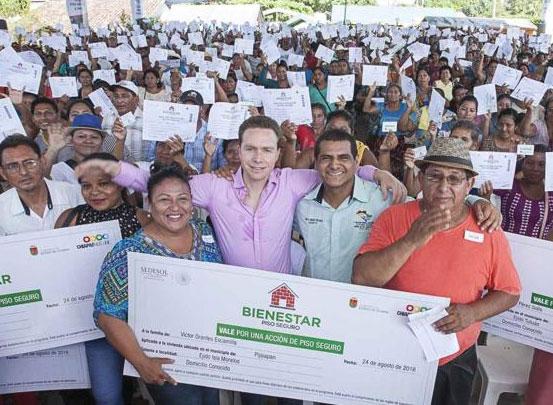 MVC beneficia a mil 500 familias de Pijijiapan con el programa Piso Seguro