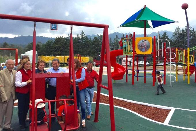 Inauguran la Plaza Estado de México en Texcaltitlán