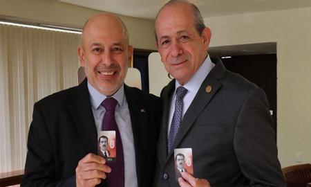 Presentan tarjeta conmemorativa por los 80 aÃ±os del IPN