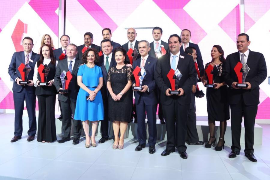 Recibe Gobierno de la CDMX premio a€œCiudad para Hacer Negociosa€