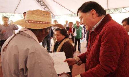 ENTREGAN GOBIERNO ESTATAL Y FEDERAL TÃTULOS DE PROPIEDAD A 255 NÃšCLEOS AGRARIOS