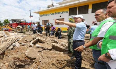 Entrega Velasco 1.5 mdp en apoyos a comercios afectados por lluvias en Tuxtla