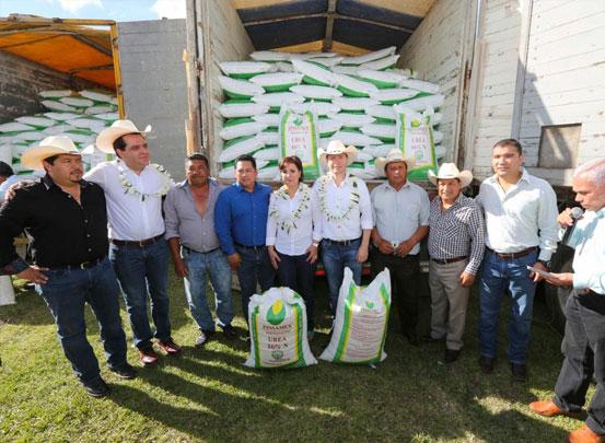 Beneficia MVC a 5 mil productores de La Trinitaria con fertilizante
