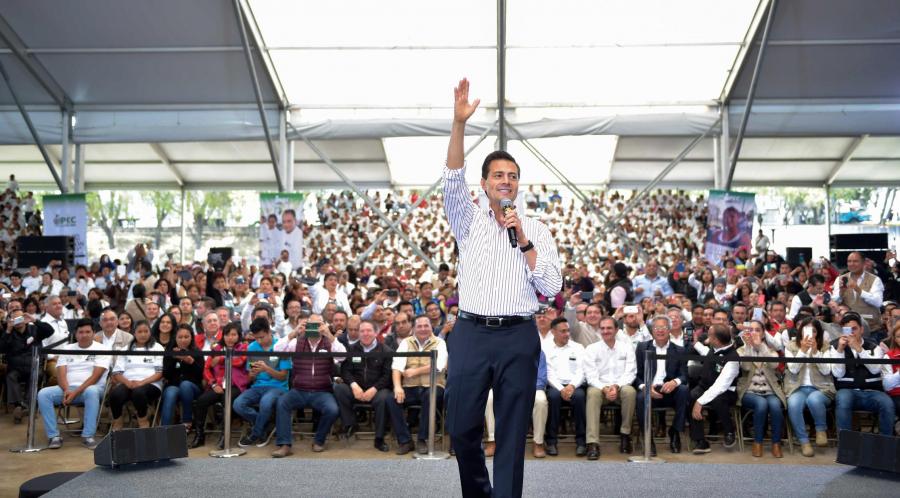 Entrega del Certificado a€œUn Millón y Medio