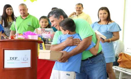 Sindicato de Ciapacov donÃ³ calzado nuevo a niÃ±os de la Casa Hogar Gabilondo Soler