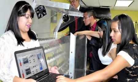 DiseÃ±an invernadero hidropÃ³nico automatizado