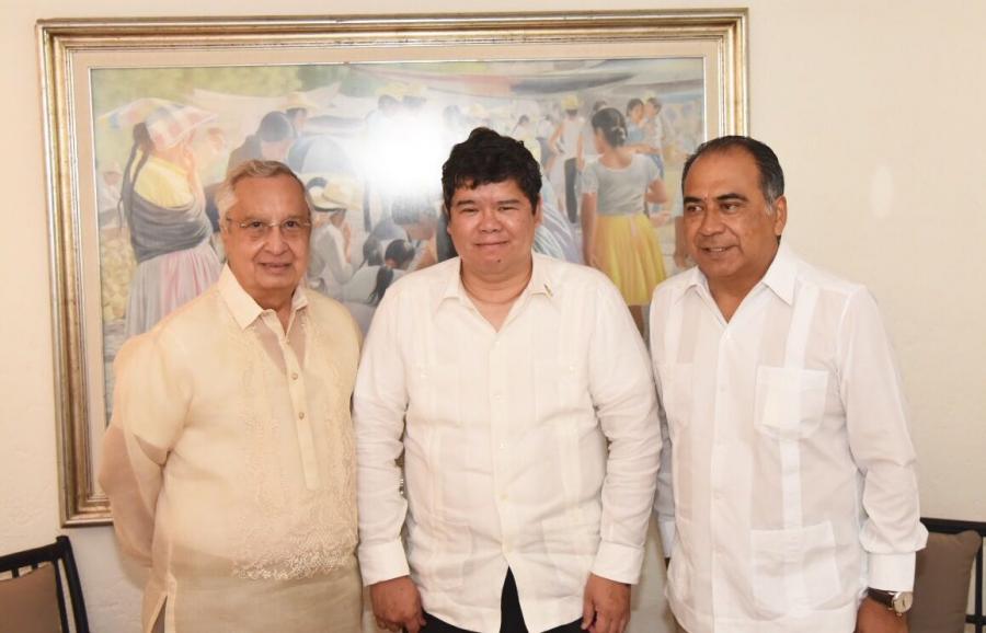 Recibe el Gobernador Héctor Astudillo a Embajador de Filipinas en Acapulco