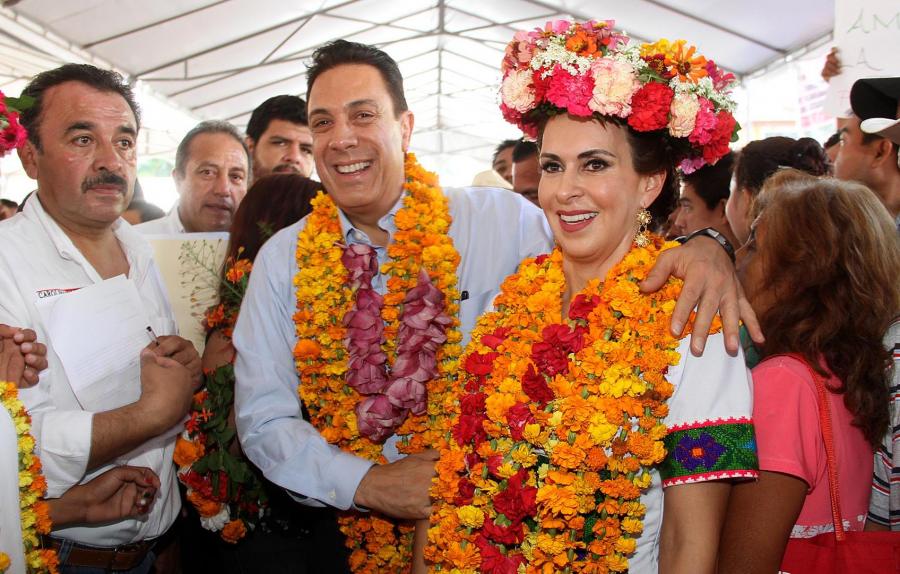 Reconoce Omar Fayad gestiones en favor de familias huastecas
