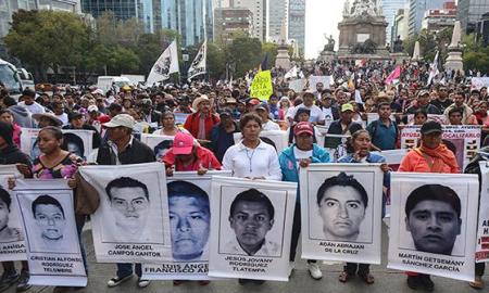 Transcurre en calma marcha â€œa dos aÃ±os, nos faltan 43â€ EN CDMX