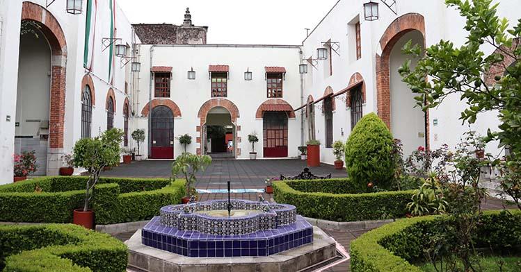 Promueven los CEC del IPN el progreso laboral en el país