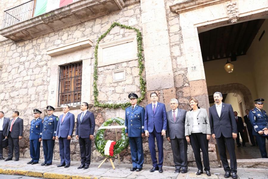Silvano Aureoles y Salvador Cienfuegos encabezan festejos por natalicio CCLI del Siervo de la Nación