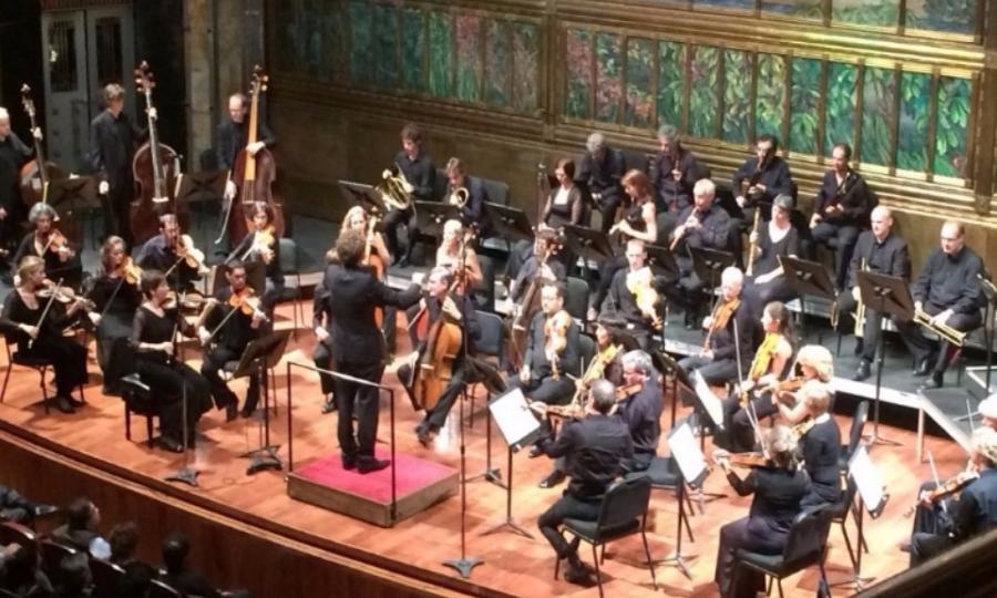 Ofrece Orquesta Barroca de Friburgo noche de ensueño al iniciar el ciclo de nueve sinfonías de Beethoven