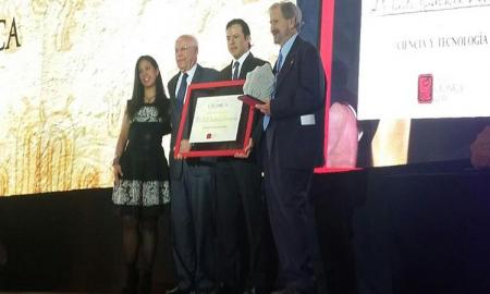 Recibe cientÃ­fico politÃ©cnico Premio CrÃ³nica 2016