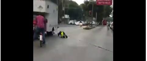 Camión lesiona a elemento de Radar de la Secretaría de Movilidad (SEMOVI)