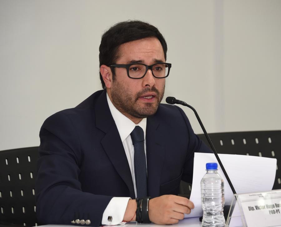 INVIABLE INICIATIVA DE PORTAR ARMAS: ROMO