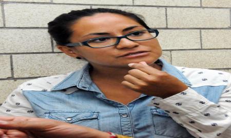 ALUMNA CON SORDERA ESTUDIA PEDAGOGÃA E INGLÃ‰S EN LA UNAM