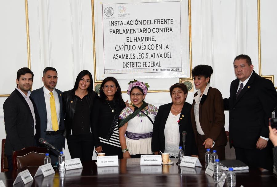 INSTALAN EL a€œFRENTE PARLAMENTARIO CONTRA EL HAMBREa€
