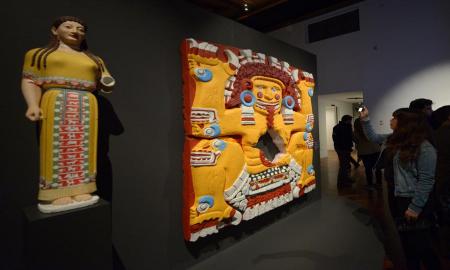 ARTE CLÃSICO Y MESOAMERICANO, UNIDO POR EL â€œCOLOR DIVINOâ€