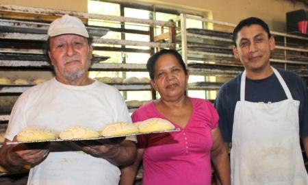 El PRONAFIM apoya proyectos productivos como los de MarÃ­a Estela, microempresaria panadera