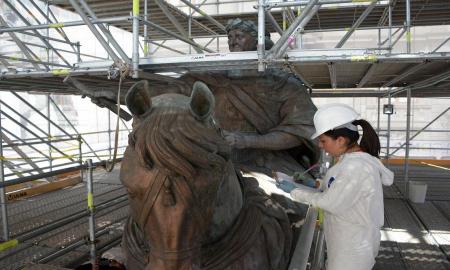 EQUIPO INTERDISCIPLINARIO DEL INAH CONCLUIRÃ LA RESTAURACIÃ“N DE LA ESCULTURA DE CARLOS IV, EL CABALLITO