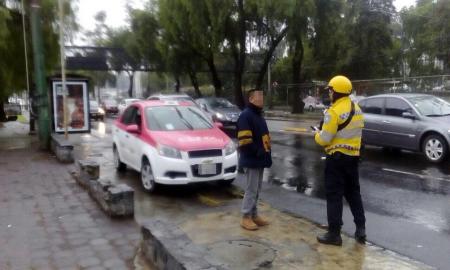 OPERATIVO DE VIALIDAD PARA INHIBIR INVASIÃ“N DE VEHÃCULOS EN CARRIL CONFINADO