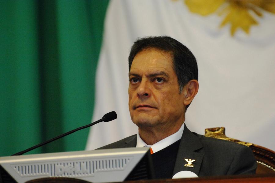 Que Derechos Humanos garantice las garantías individuales de niña que enseñó a Aurelio Nuño a pronunciar la palabra a€œleera€: Armando López Campa