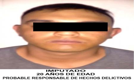PROCESAN A UN HOMBRE QUE PRETENDÃA VENDER UN VEHÃCULO CON REPORTE DE ROBO EN EL EDOMEX