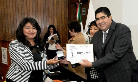 Entregan estÃ­mulos a 676 trabajadores de la PGJ por su destacada labor