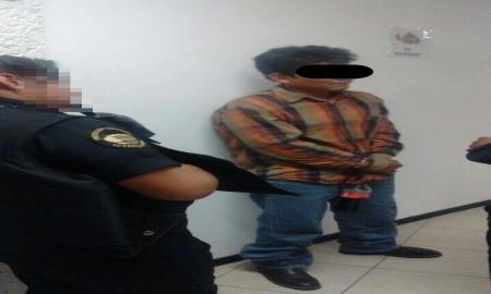 RESCATAN A REHÃ‰N POLICÃAS DE LA SSP-CDMX EN TIENDA DE CONVENIENCIA