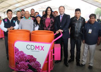 REFUERZA IZTAPALAPA RETIRO DE RESIDUOS SÓLIDOS CON LA ENTREGA DE MIL 700 CARRITOS RECOLECTORES
