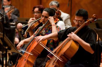 La Orquesta Típica de la CDMX en el Alcázar del Castillo de Chapultepec