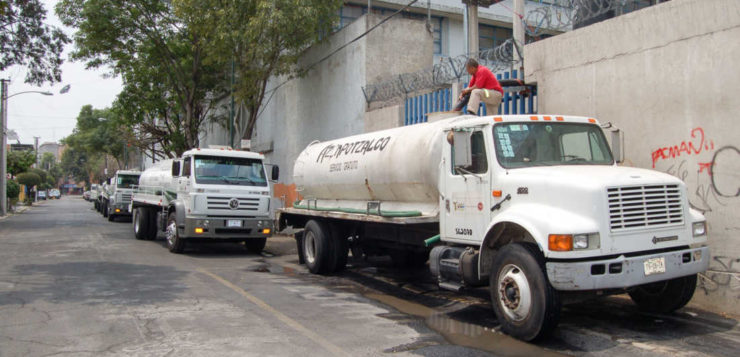 AZCAPOTZALCO EXIGE AGUA A SACMEX