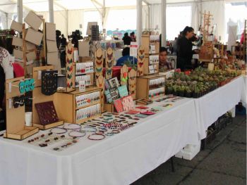 Llega al Zócalo capitalino la Feria de Artesanías