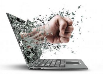 EN LA UNAM, ALZAN LA VOZ CONTRA VIOLENCIA DE GÉNERO EN REDES SOCIALES