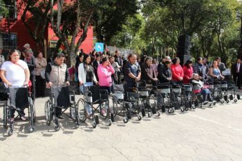 Entrega Delegación Cuajimalpa 11 sillas de ruedas