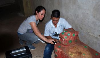 IDENTIFICAN EN ESCULTURAS DE CHICHÉN ITZÁ CINABRIO USADO POR LOS MAYAS EN RITUAL DE CLAUSURA DE EL CASTILLO
